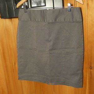 Banana Republic Gray Knee Length Skirt Size 10